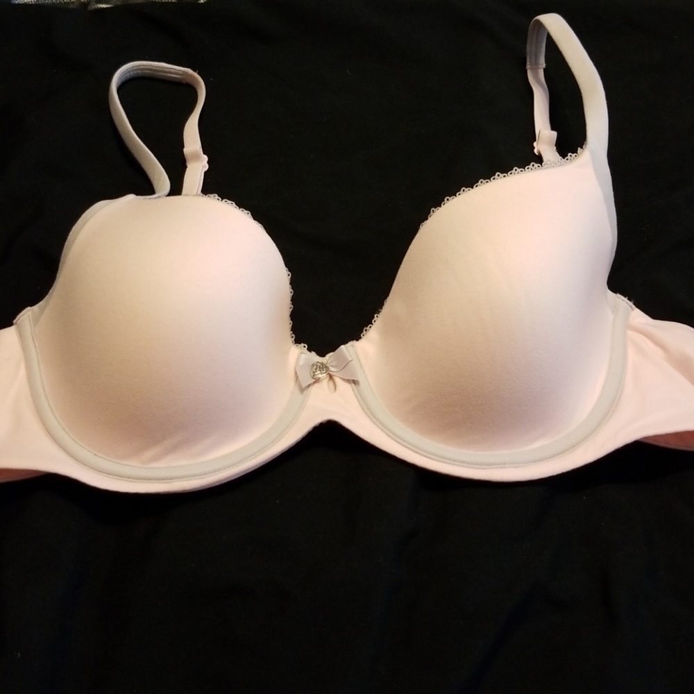 **Like New*** Victoria Secret Bra